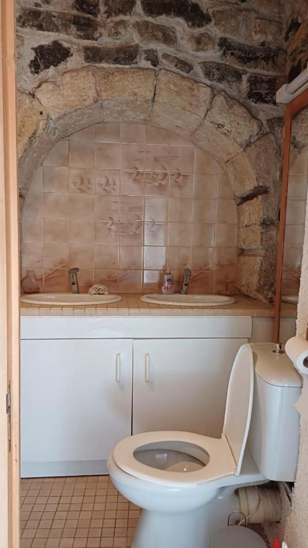 Appartement Chaleureux Dans Une Maison En Pierre Mireval Dış mekan fotoğraf